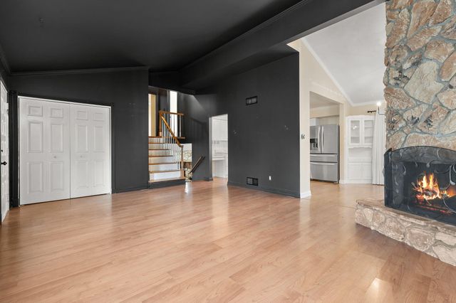 1586 Sunnyslope Drive, Crown Point, IN 46307