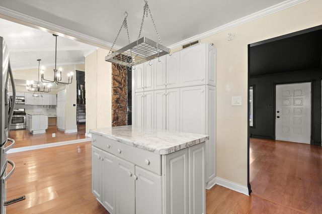 1586 Sunnyslope Drive, Crown Point, IN 46307