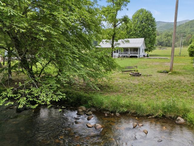 87 Laughing Waters Lane, Hayesville, NC 28904