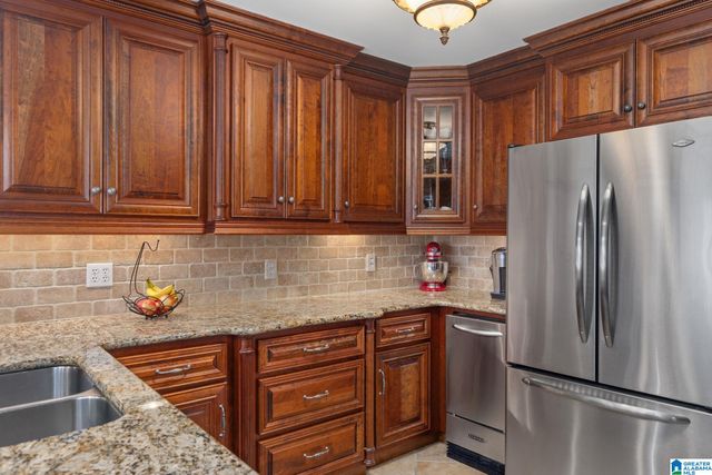 1712 WOODLAND STREET, Cullman, AL 35055