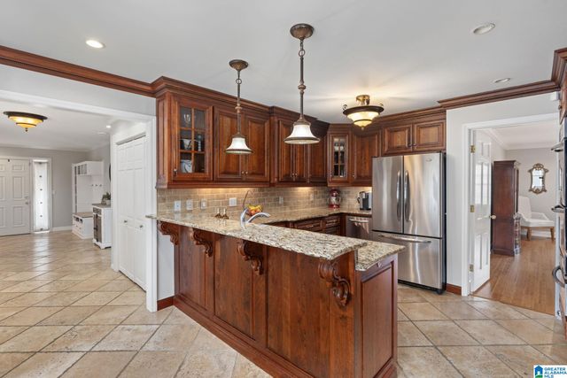 1712 WOODLAND STREET, Cullman, AL 35055