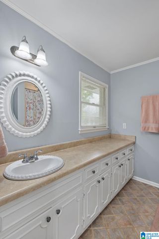 1712 WOODLAND STREET, Cullman, AL 35055