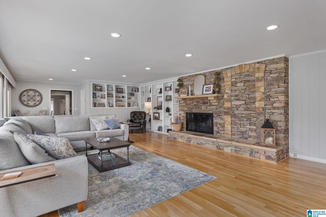 1712 WOODLAND STREET, Cullman, AL 35055