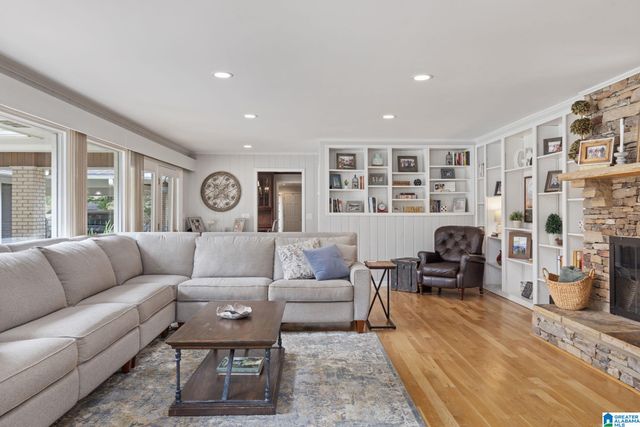 1712 WOODLAND STREET, Cullman, AL 35055