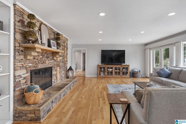 1712 WOODLAND STREET, Cullman, AL 35055