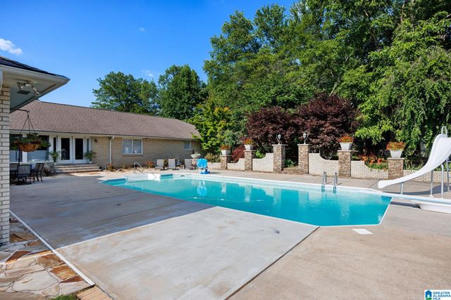 1712 WOODLAND STREET, Cullman, AL 35055