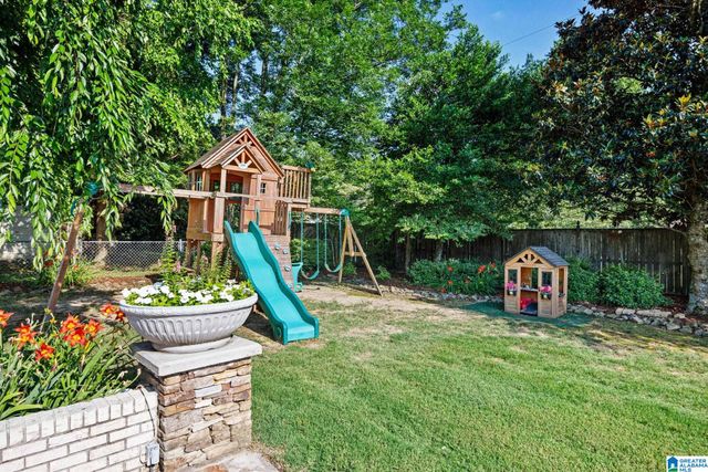 1712 WOODLAND STREET, Cullman, AL 35055