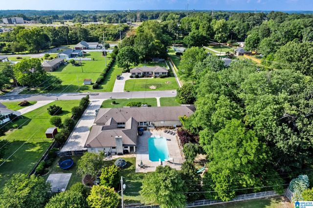 1712 WOODLAND STREET, Cullman, AL 35055