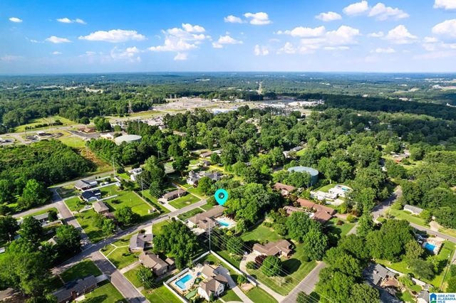 1712 WOODLAND STREET, Cullman, AL 35055