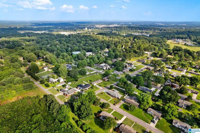 1712 WOODLAND STREET, Cullman, AL 35055