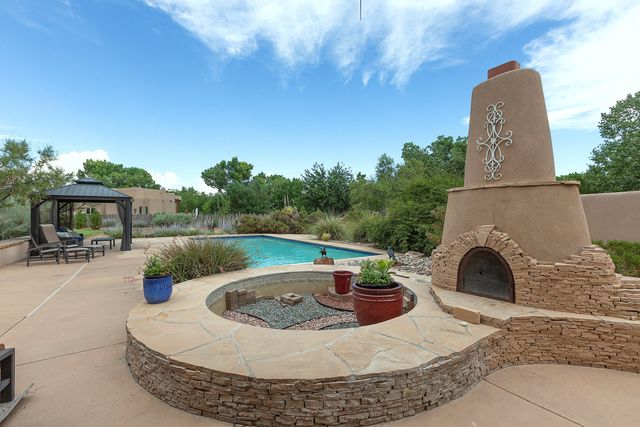 257 Camino De Lucia, Corrales, NM 87048