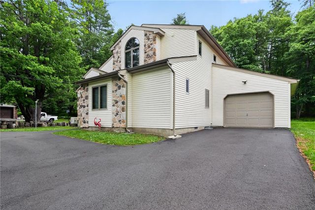 1119 Mink Court, Bushkill, PA 18324