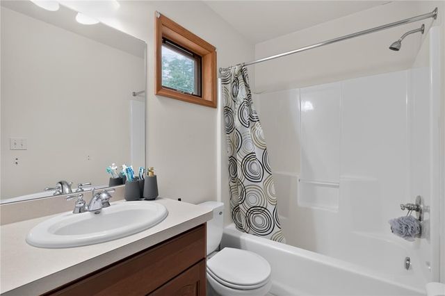1119 Mink Court, Bushkill, PA 18324