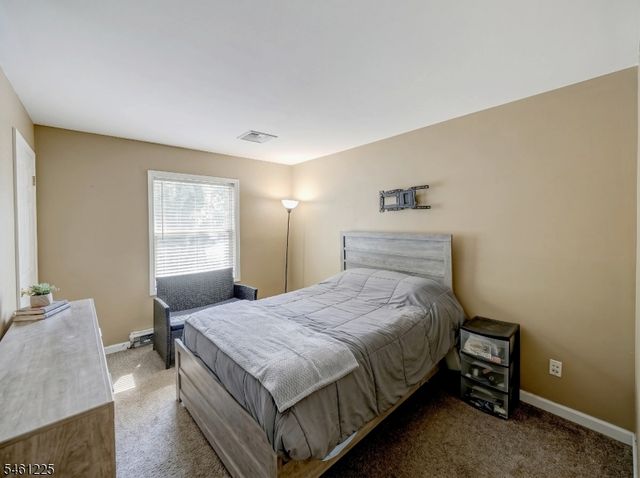 404 Lyndale St, Phillipsburg Town, NJ 08865