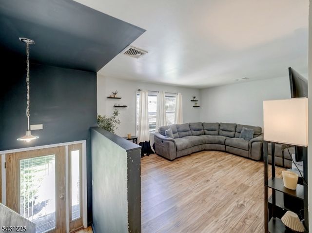 404 Lyndale St, Phillipsburg Town, NJ 08865