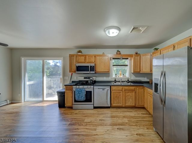 404 Lyndale St, Phillipsburg Town, NJ 08865