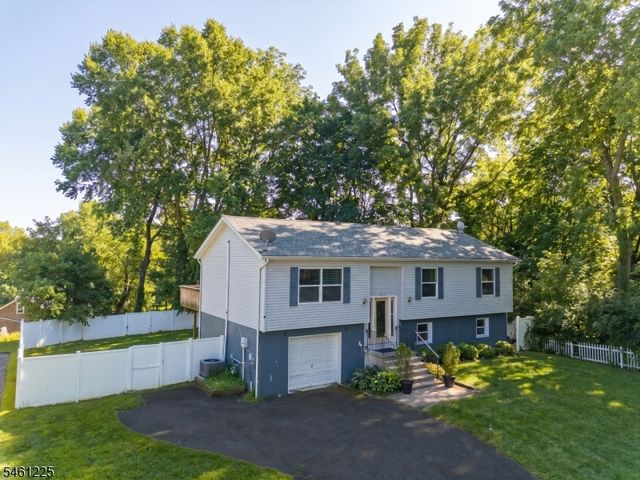 404 Lyndale St, Phillipsburg Town, NJ 08865