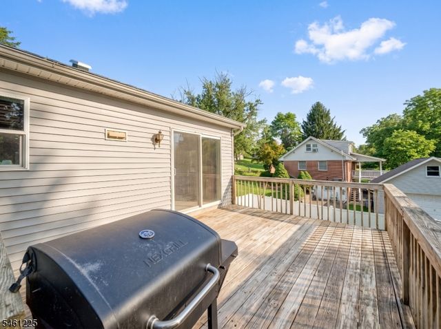 404 Lyndale St, Phillipsburg Town, NJ 08865