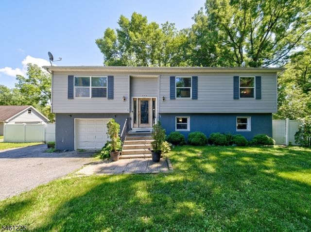 404 Lyndale St, Phillipsburg Town, NJ 08865