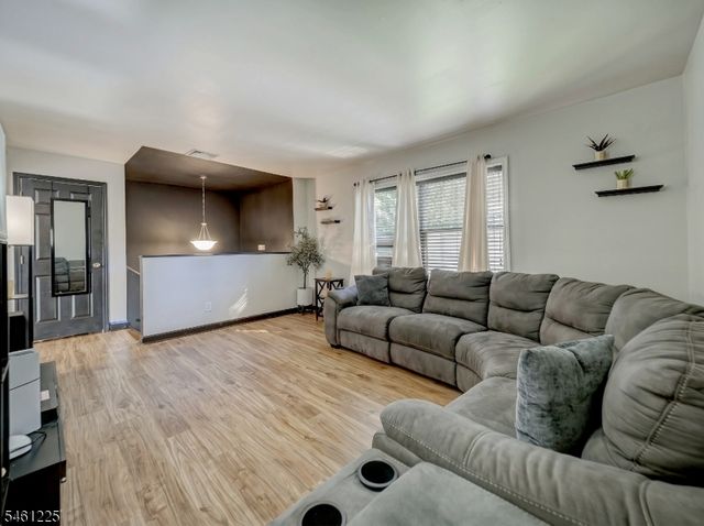 404 Lyndale St, Phillipsburg Town, NJ 08865