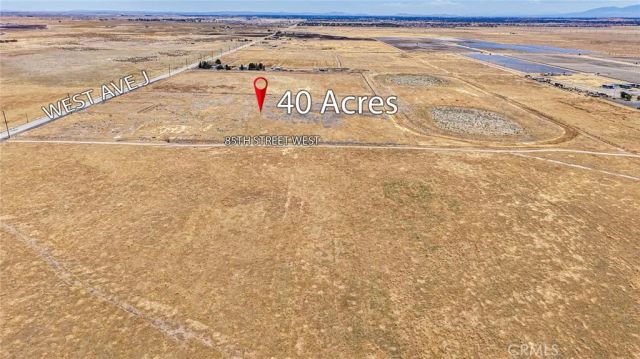 8500 W J, Del Sur, CA 93536
