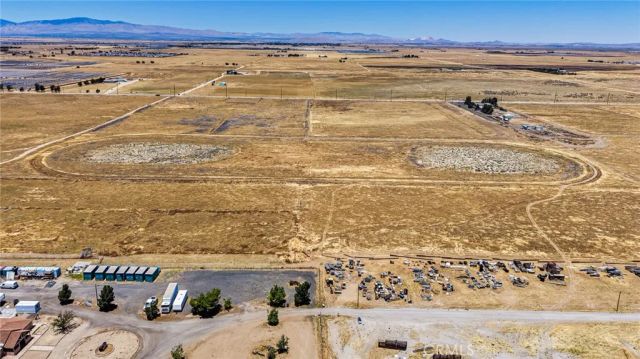 8500 W J, Del Sur, CA 93536