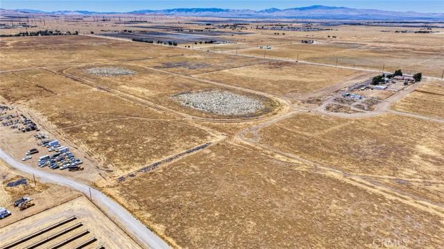 8500 W J, Del Sur, CA 93536
