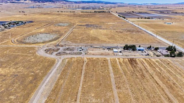 8500 W J, Del Sur, CA 93536