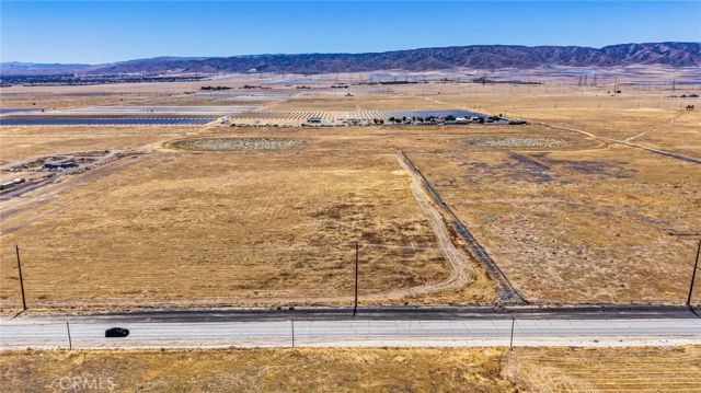 8500 W J, Del Sur, CA 93536