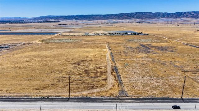 8500 W J, Del Sur, CA 93536