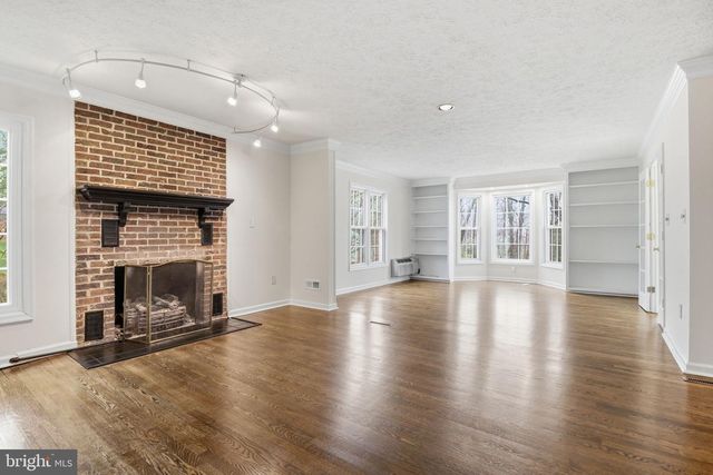 15790 BEACON HILL PL, Dumfries, VA 22025