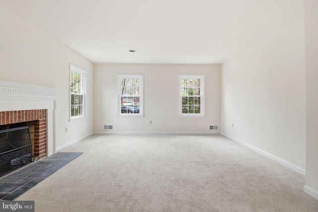 15790 BEACON HILL PL, Dumfries, VA 22025