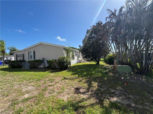 6165 98th Road, Sebastian, FL 32958