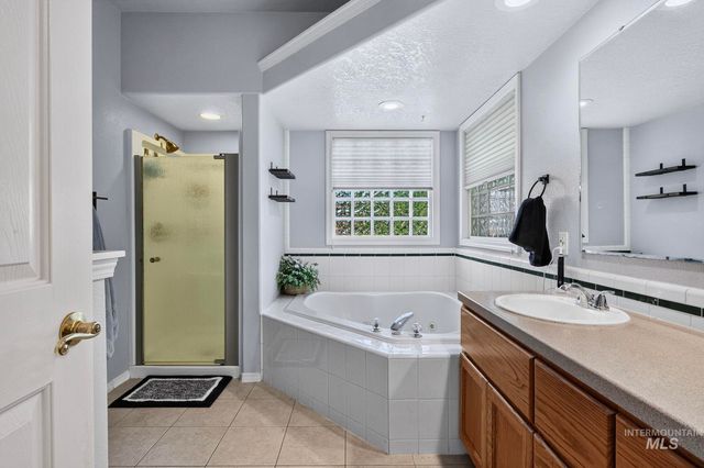 2498 S Bayou Bar Way, Meridian, ID 83642
