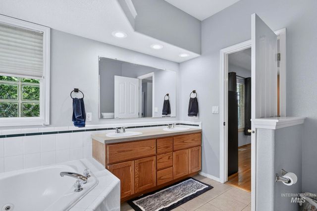 2498 S Bayou Bar Way, Meridian, ID 83642