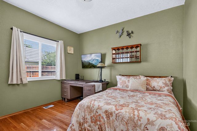 2498 S Bayou Bar Way, Meridian, ID 83642