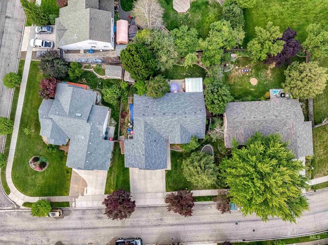 2498 S Bayou Bar Way, Meridian, ID 83642