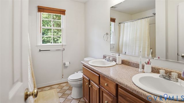 5218 Lockberry Ridge Dr, North Chesterfield, VA 23237