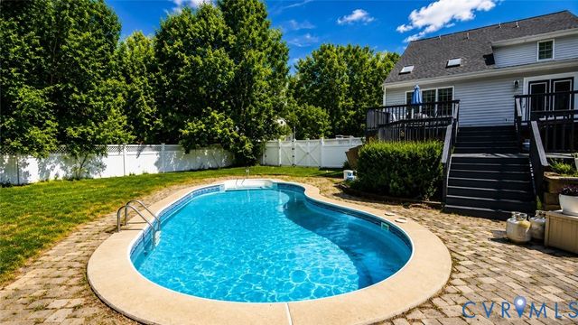 5218 Lockberry Ridge Dr, North Chesterfield, VA 23237