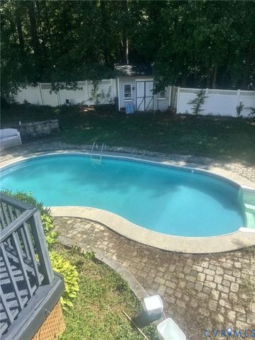 5218 Lockberry Ridge Dr, North Chesterfield, VA 23237