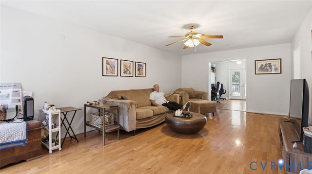 5218 Lockberry Ridge Dr, North Chesterfield, VA 23237