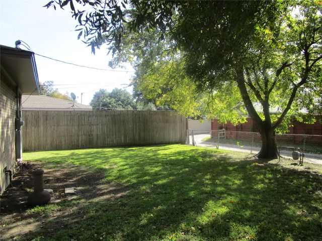 7128 Clemson Drive, Dallas, TX 75214