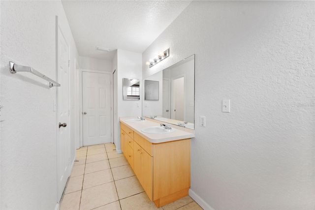 16309 NEWBURY PALMS COURT, Tampa, FL 33647