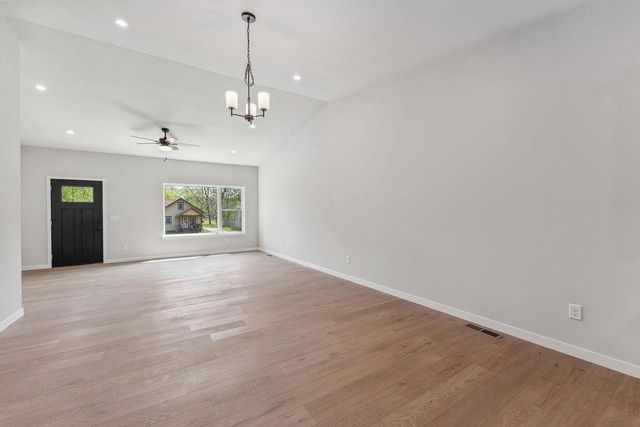 206 S Dewey Avenue, Reedsburg, WI 53959