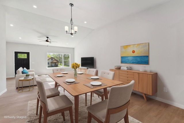 206 S Dewey Avenue, Reedsburg, WI 53959