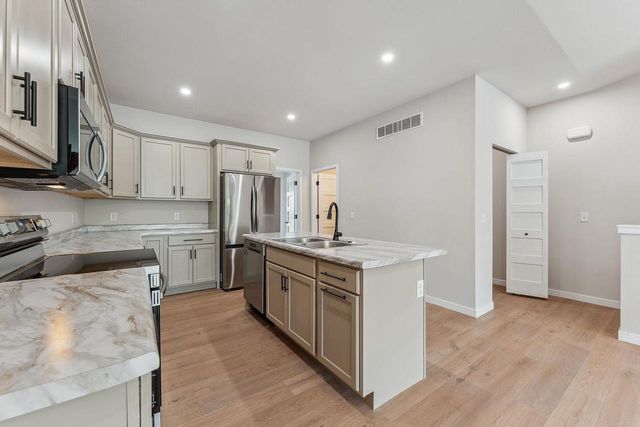 206 S Dewey Avenue, Reedsburg, WI 53959