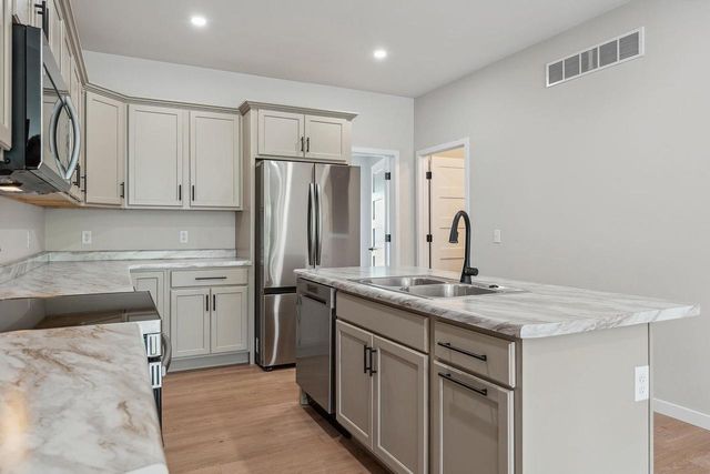 206 S Dewey Avenue, Reedsburg, WI 53959