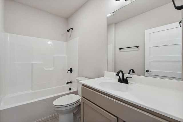 206 S Dewey Avenue, Reedsburg, WI 53959