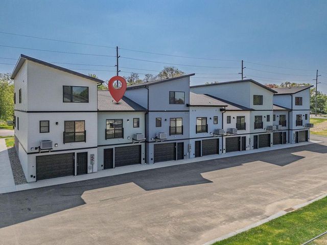 206 S Dewey Avenue, Reedsburg, WI 53959