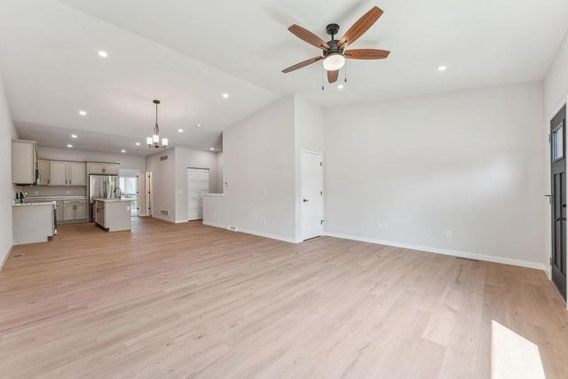 206 S Dewey Avenue, Reedsburg, WI 53959